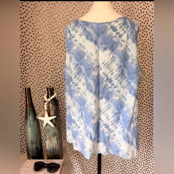 NWT Women’s V - Neck Tank Top Size XL - Picture 3 of 11